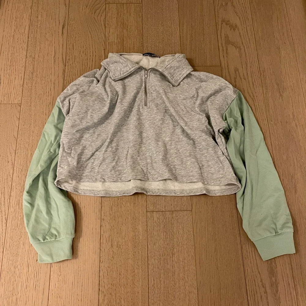 Grey Bandit Quarter-Zip Sweater - Picture 1 of 3